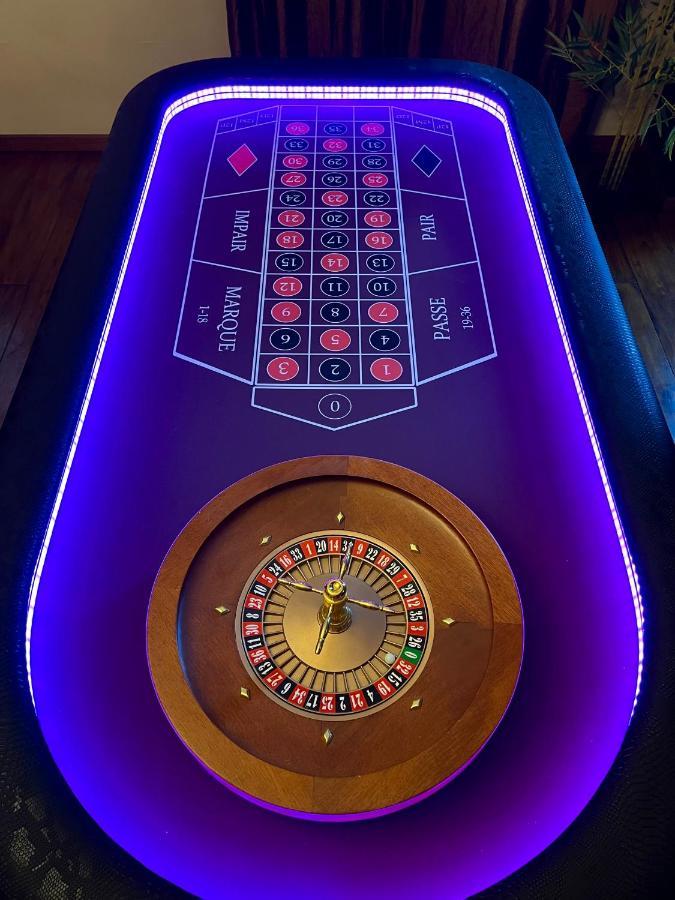 Capsule Casino - Jacuzzi - Billard - Netflix - Console & Jeux Apartment Монс Екстериор снимка