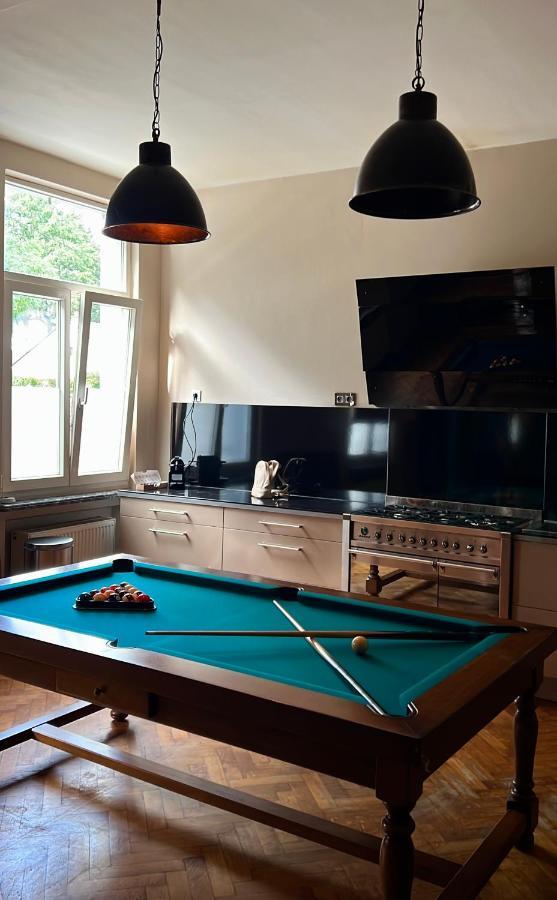 Capsule Casino - Jacuzzi - Billard - Netflix - Console & Jeux Apartment Монс Екстериор снимка