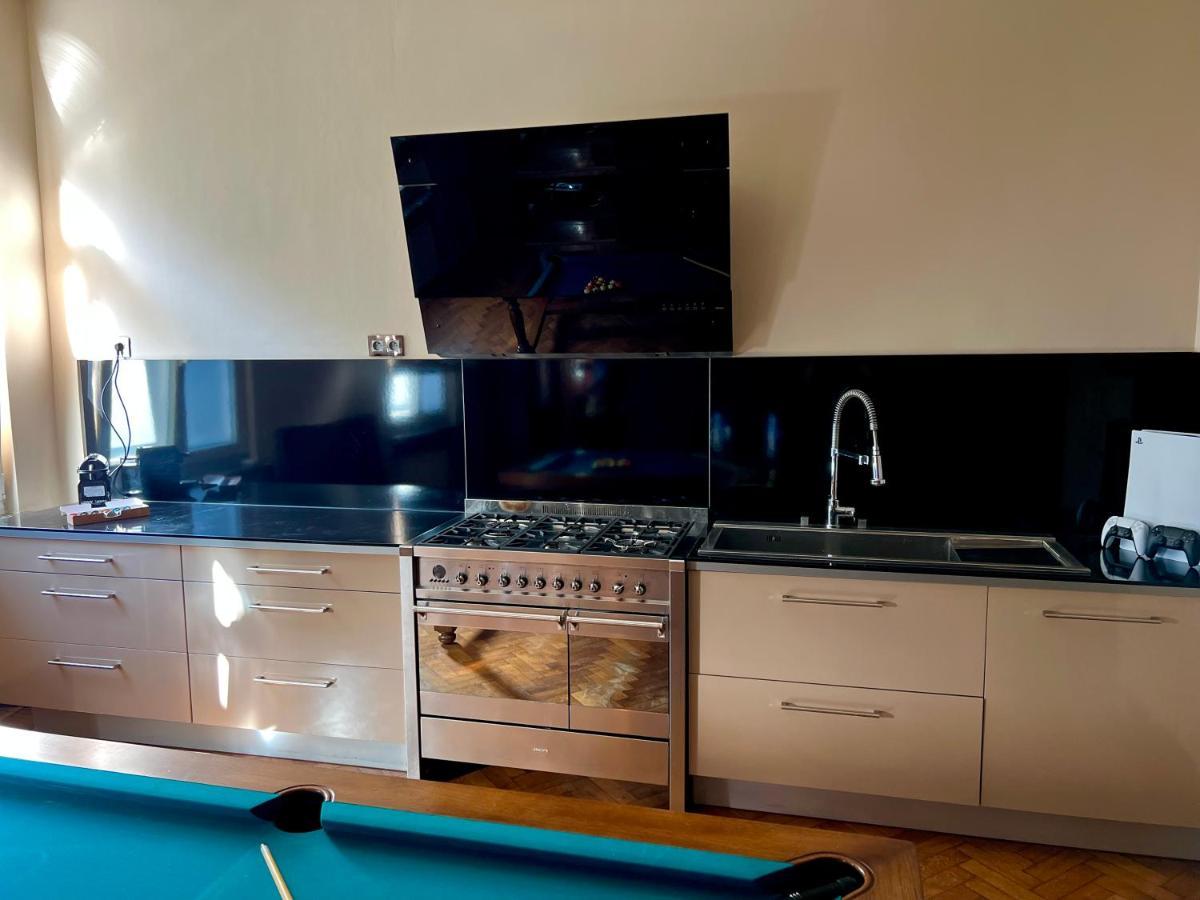 Capsule Casino - Jacuzzi - Billard - Netflix - Console & Jeux Apartment Монс Екстериор снимка