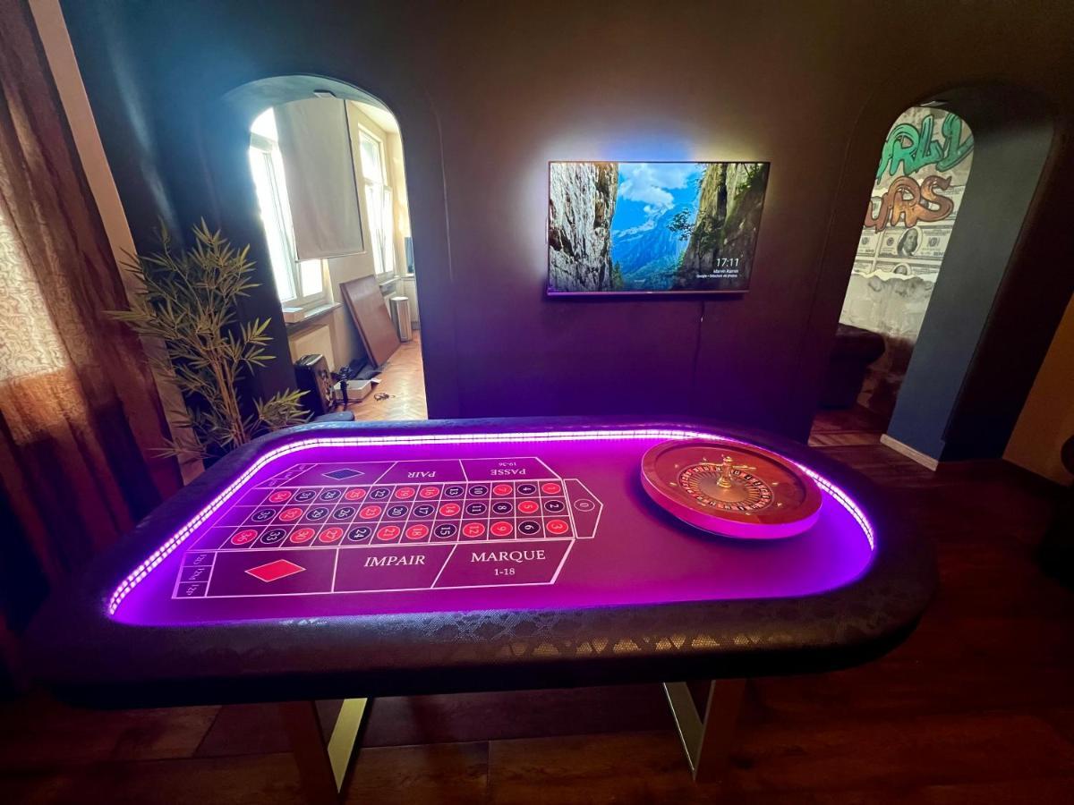 Capsule Casino - Jacuzzi - Billard - Netflix - Console & Jeux Apartment Монс Екстериор снимка